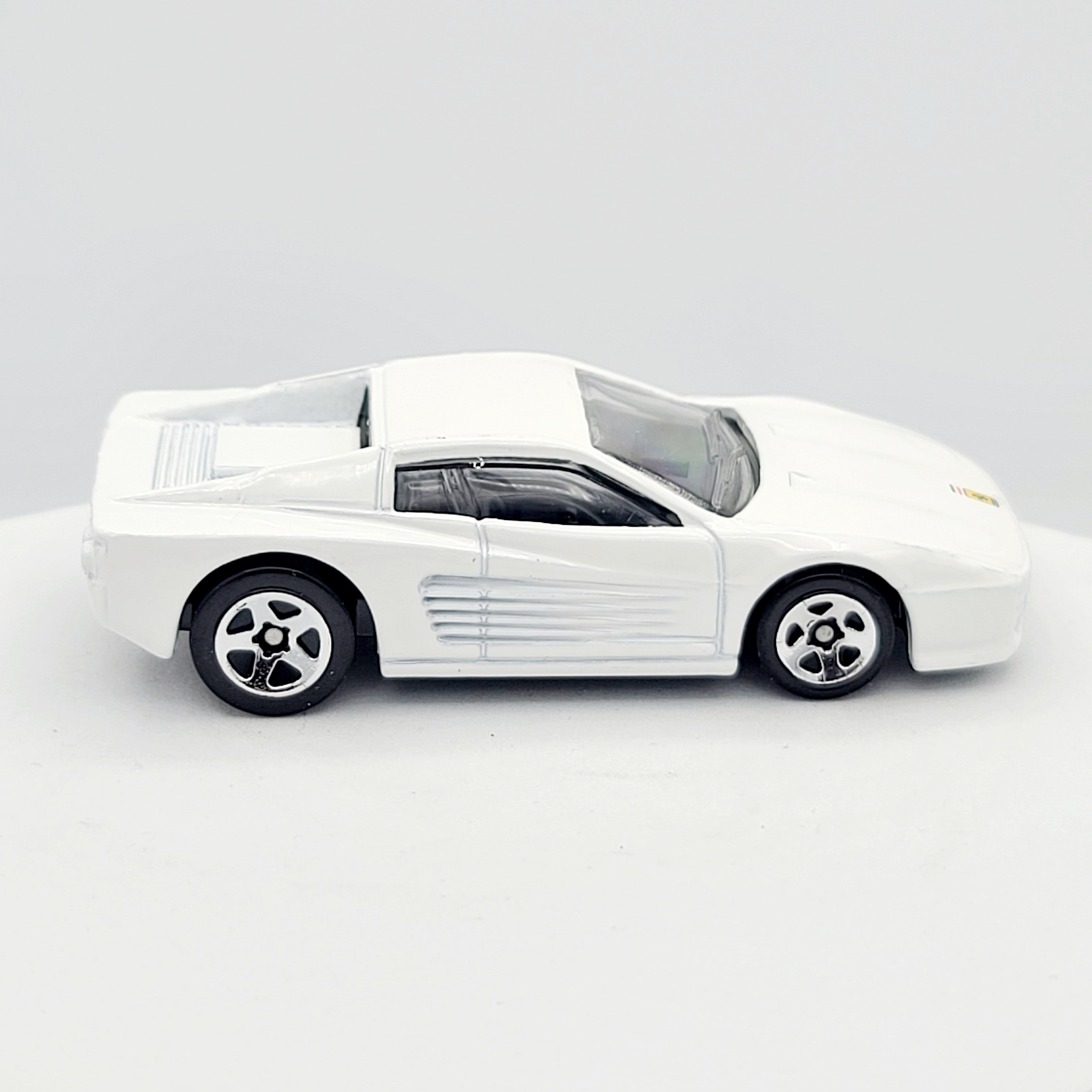 Hot Wheels Ferrari Testarossa (1996 HW Basic)